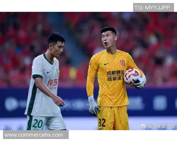 王子铭力挽狂澜成功扳平成都蓉城展现足球精神与团队合作的辉煌时刻